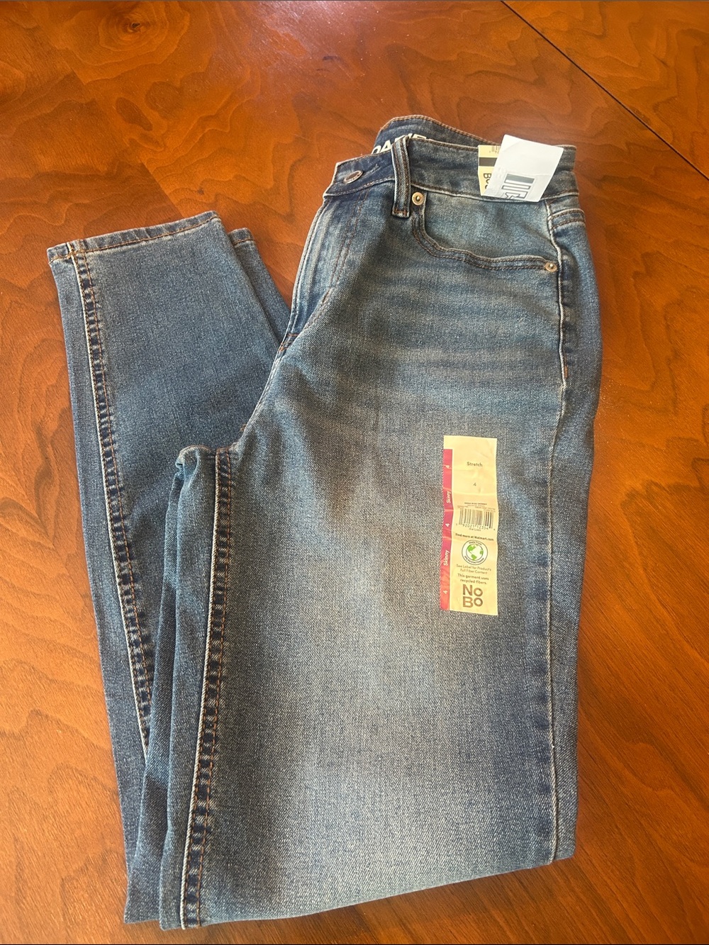 No Boundaries Women’s Skinny Jeans in Faded Blue